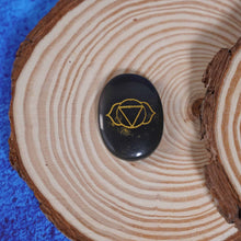 Amethyst & Lapis Mix Pebble – Third Eye Chakra Symbol (Ajna)