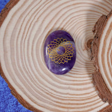 Amethyst Pebble – Crown Chakra Symbol (Sahasrara)