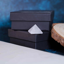 Clear Quartz Pyramid (1 inch )