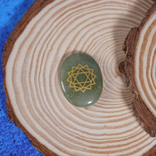 Green Aventurine Pebble – Heart Chakra Symbol (Anahata)