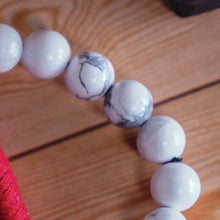 Howlite Bracelet (8 mm)