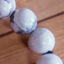 Howlite Bracelet (8 mm)