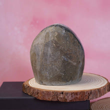 Amethyst Table Piece Geode (5×4 inches)