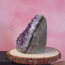 Amethyst Table Piece Geode (5×4 inches)